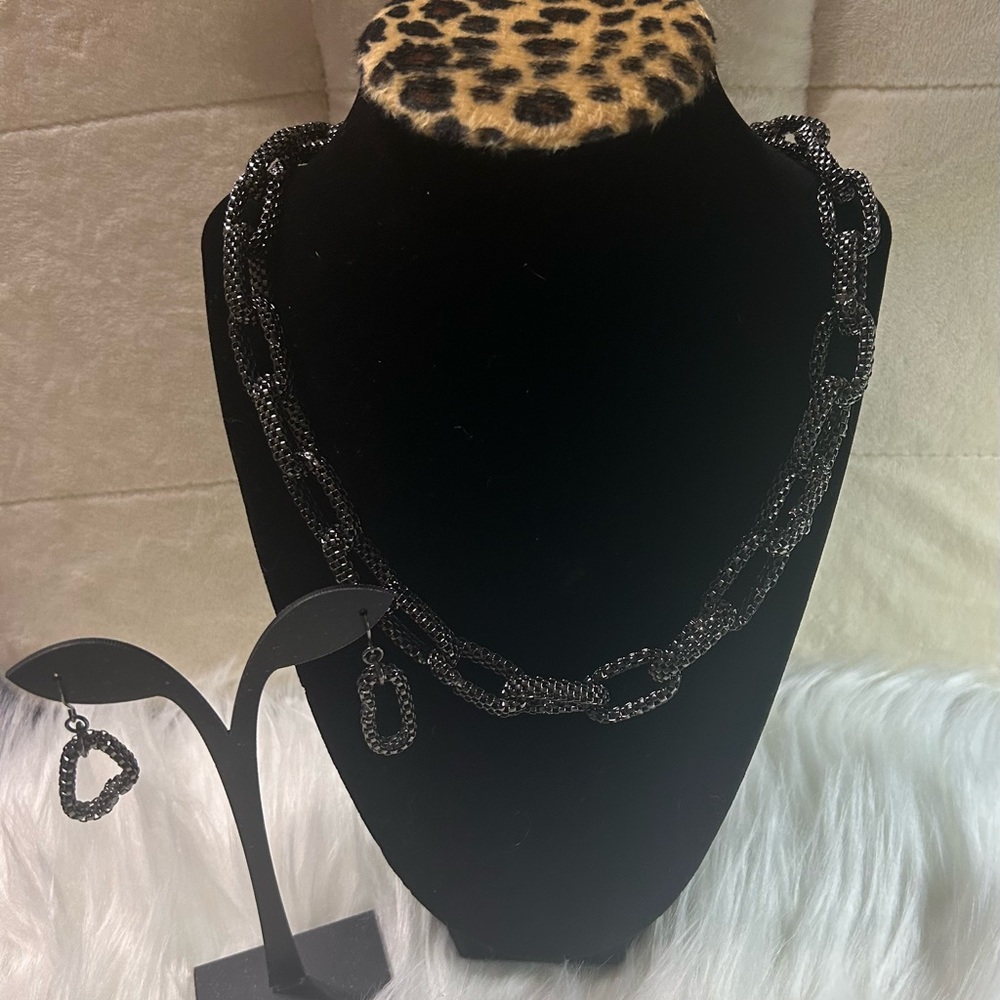 000 SET: Chrome necklace and earings set
